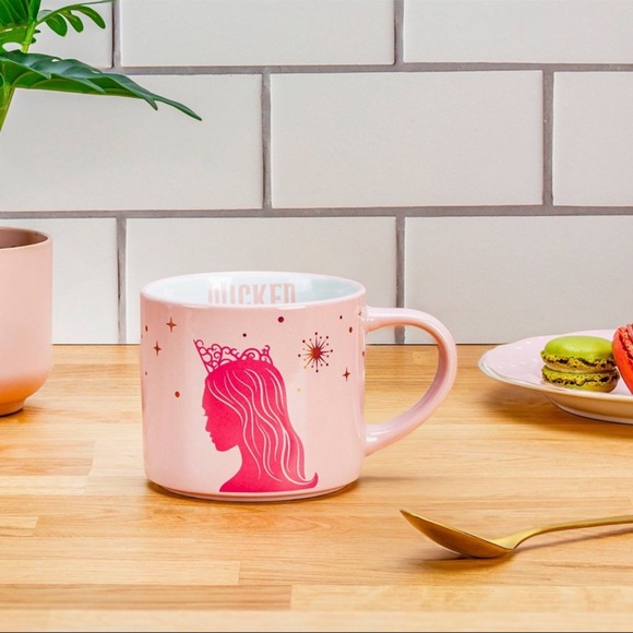 Pink Glinda ceramic mug from Wicked -the movie, with Ariana Grande - Picture 5 of 6